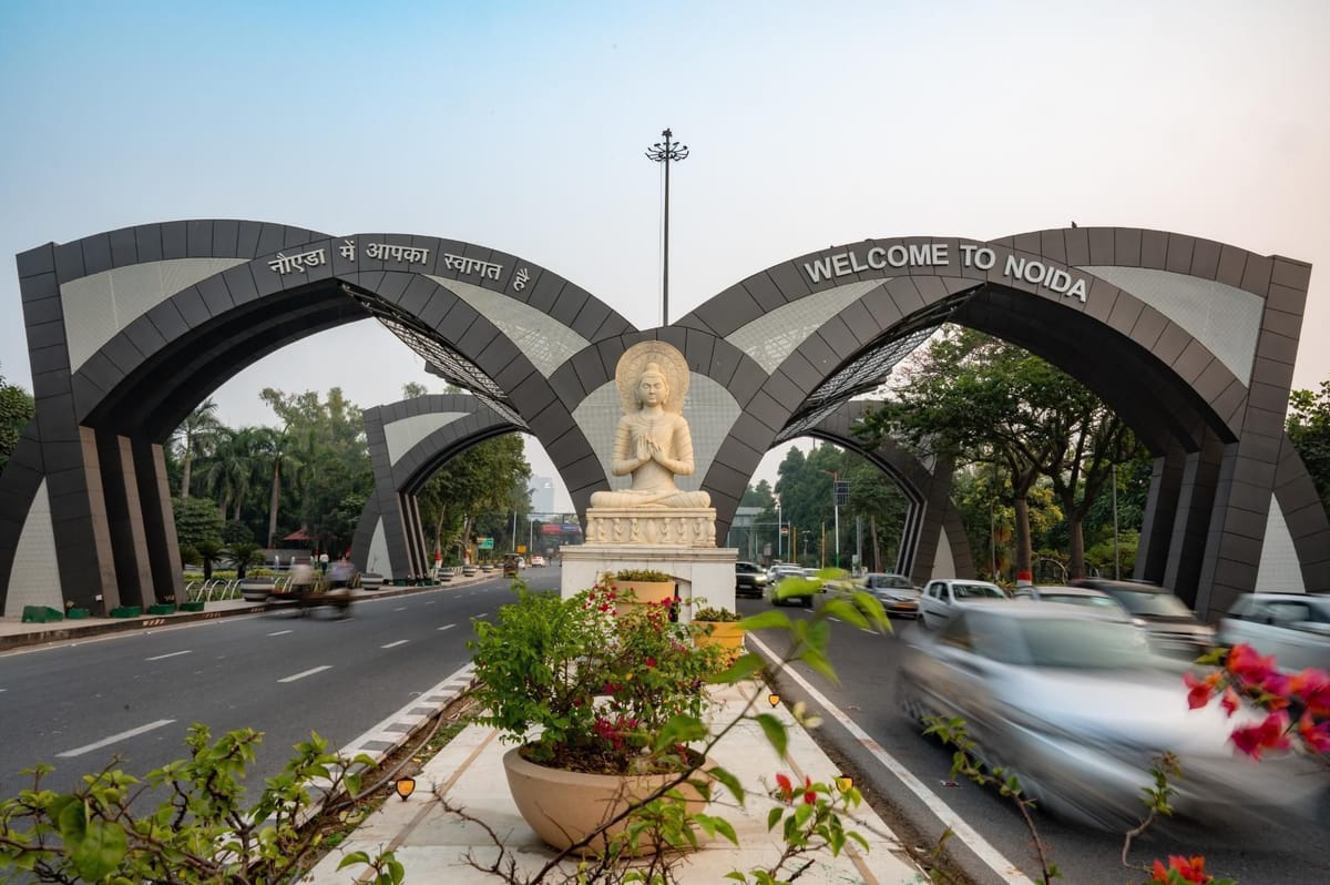 Welcome to Noida gateway arch